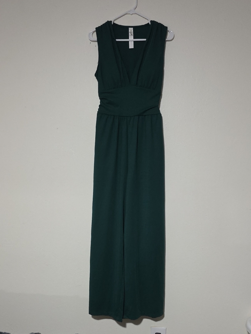 HALARA Dark Green Sleeveless V-Neck Jumpsuit